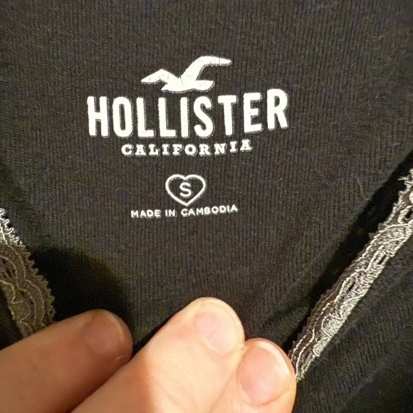Hollister Black Crop Top with Lace Trim - Picture 2 of 3
